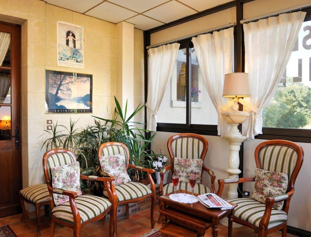 Hotel Auberge De La Bonde Logis Ланже Экстерьер фото